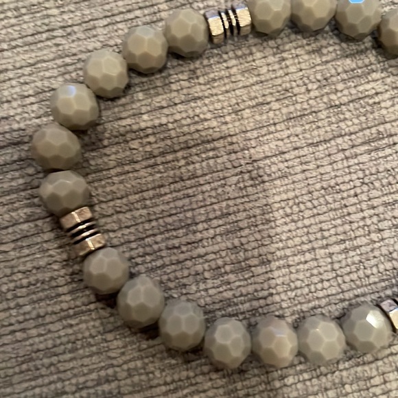 Gray Faceted Crystal Stretch Bracelet w/ Silver Accent Beads – Handmade Unisex - Picture 3 of 4